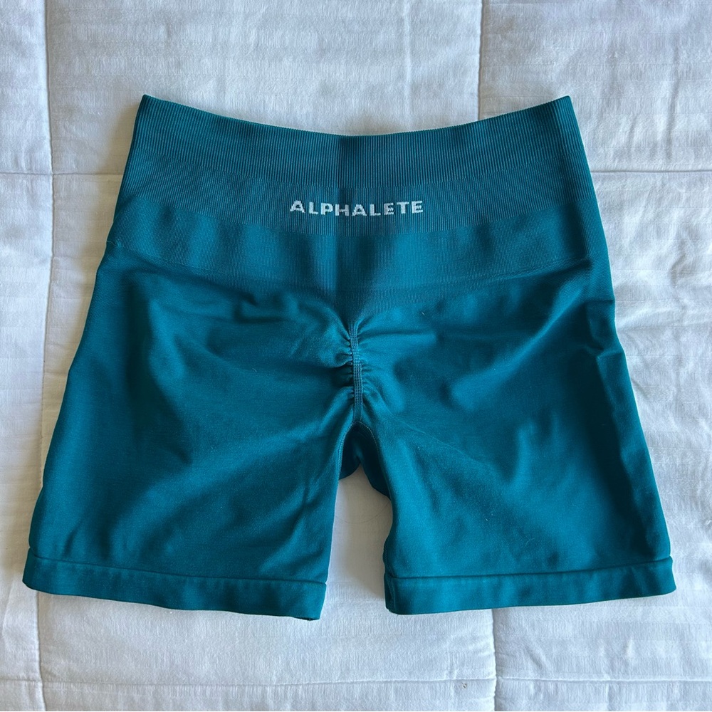Alphalete Amplify 4.5 Shorts - Galactic Ocean